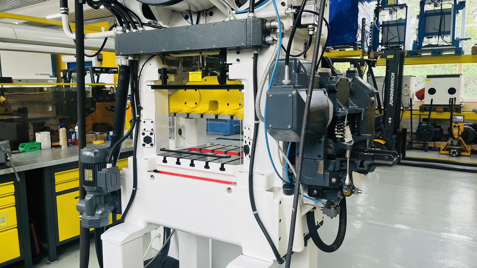 BRUDERER DECKEL MAHO FP4 60T 